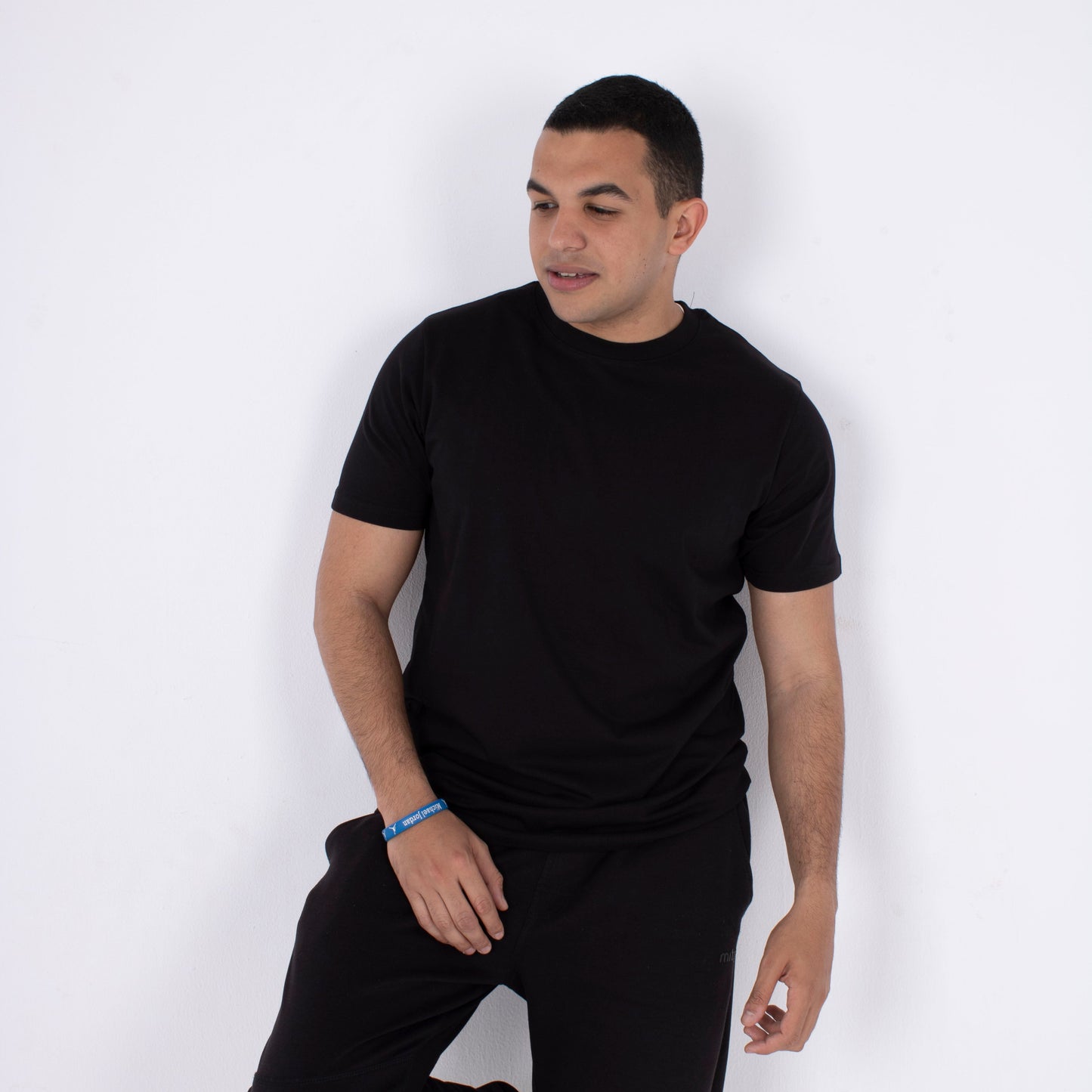 Black Bazikz Short sleeve t-shirt (Unisex)
